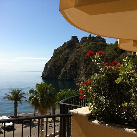 Elihotel SantʼAlessio Siculo الغرفة الصورة