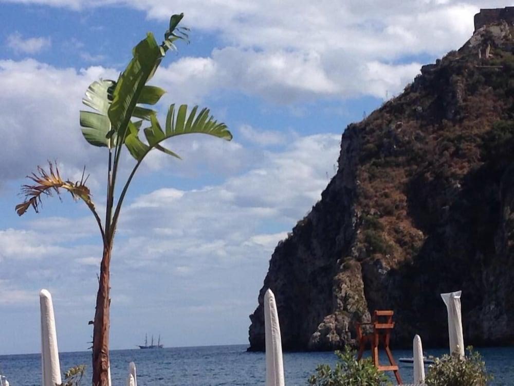 Elihotel SantʼAlessio Siculo المظهر الخارجي الصورة