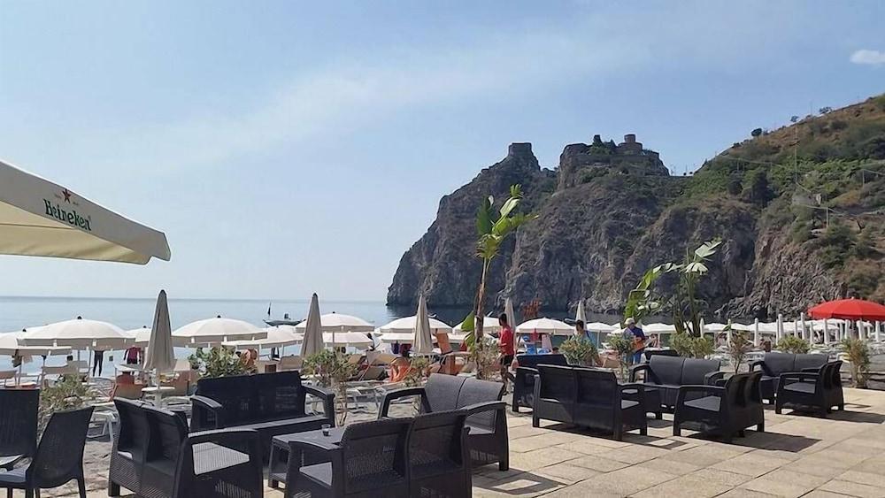 Elihotel SantʼAlessio Siculo المظهر الخارجي الصورة