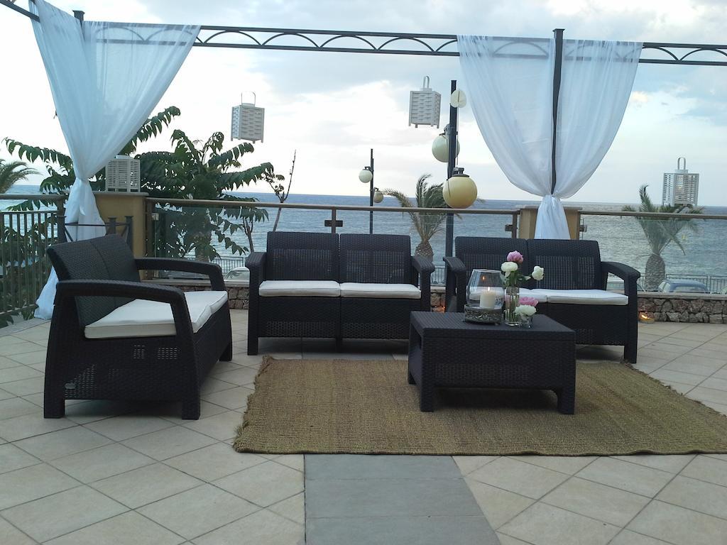 Elihotel SantʼAlessio Siculo المظهر الخارجي الصورة