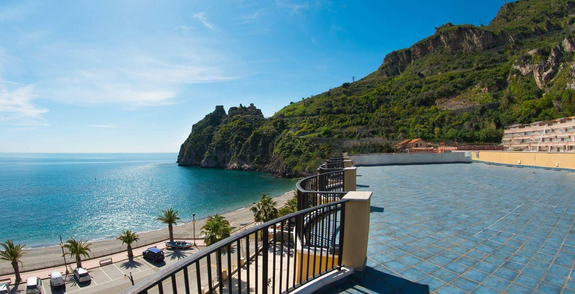 Elihotel SantʼAlessio Siculo المظهر الخارجي الصورة